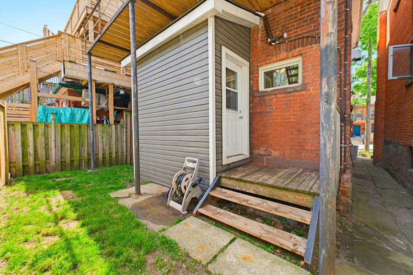 Property listing for #1-25 Strathcona Ave. S., Hamilton, ON