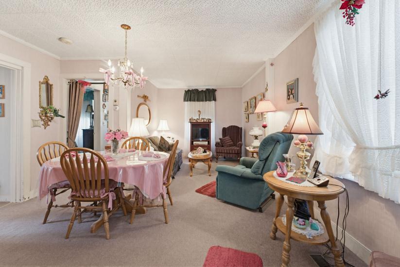 Property listing for 111 Sydenham St., Dundas, ON