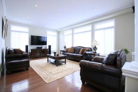 Property listing for 3 Pickard Ave., Ancaster, ON