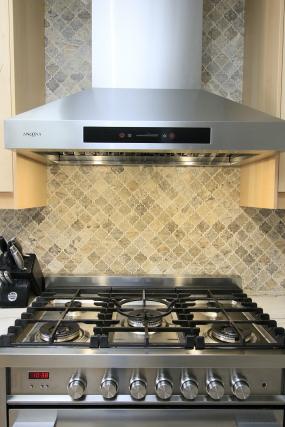 Property listing for 32 Wade Rd., Ancaster, ON