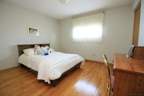 Property listing for 182 Solomon Cres., Hamilton, ON