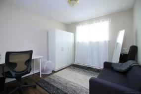 Property listing for 563 Mohawk Rd. E., Hamilton, ON