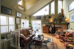 Property listing for 128 York Rd., Dundas, ON