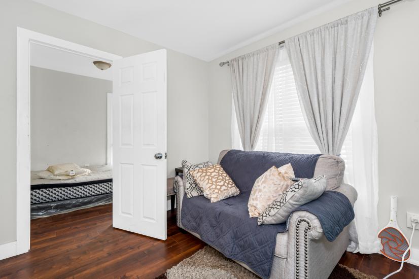 Property listing for 5 Cumberland Ave., Hamilton, ON