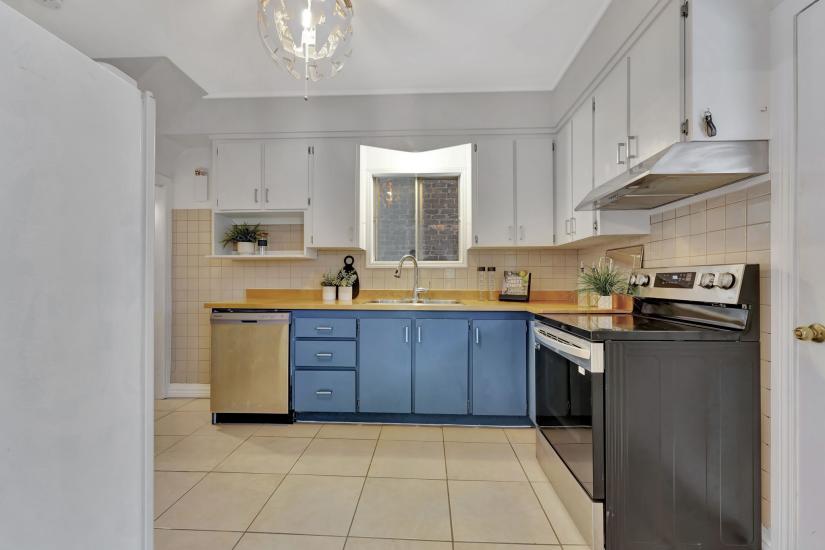 Property listing for 8 Senator Ave., Hamilton, ON