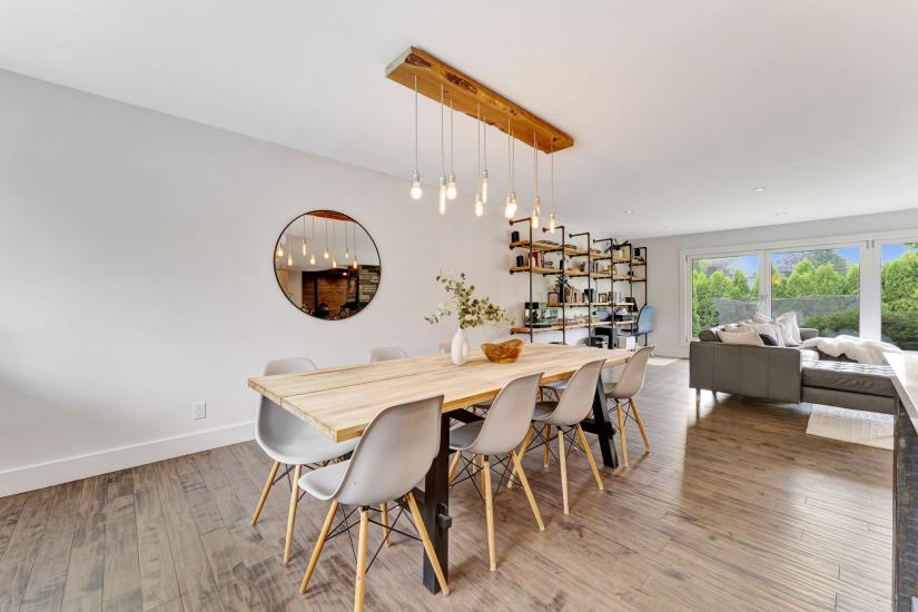 Property listing for 672 Hiawatha Blvd., Ancaster, ON