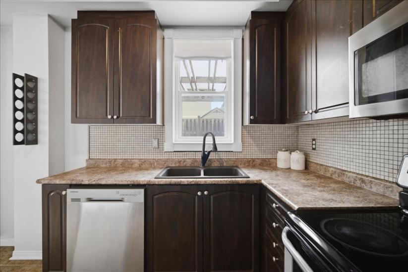 Property listing for 40 Whitwell Way, Binbrook, ON