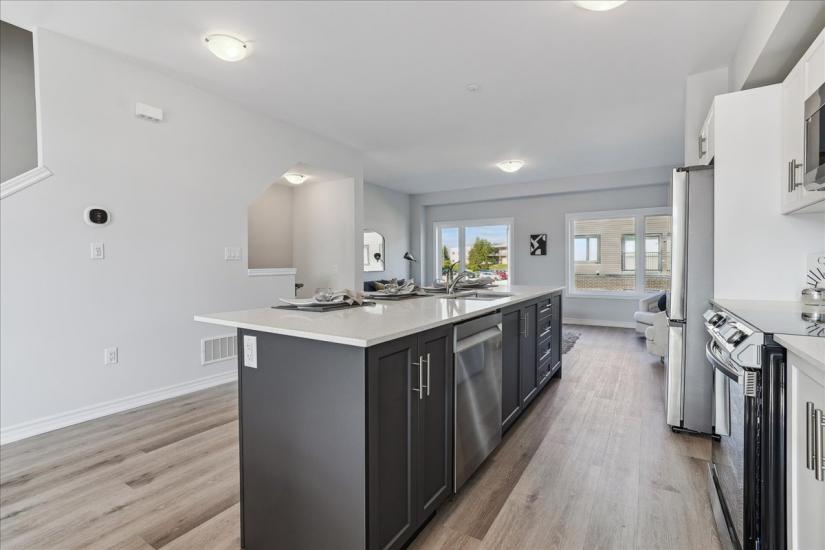 Property listing for 21 Cadwell Lane, Hamilton, ON