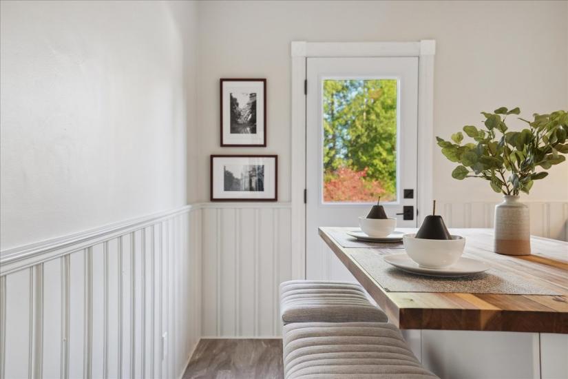 Property listing for 56 Uplands Ave., Hamilton, ON