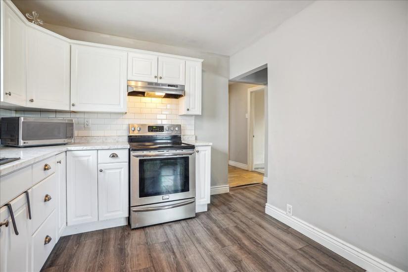 Property listing for 733 Dunn Ave., Hamilton, ON