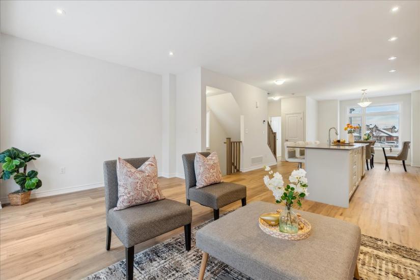 Property listing for 46 Capstone Lane, Hamilton, ON