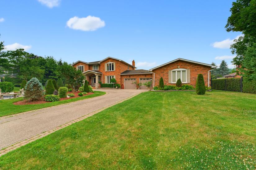 Property listing for 348 Shaver Rd., Ancaster, ON