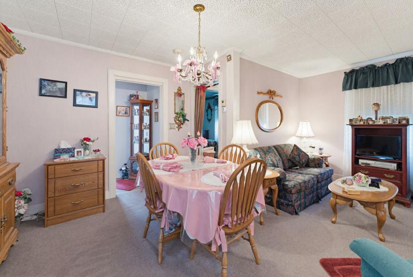 Property listing for 111 Sydenham St., Dundas, ON