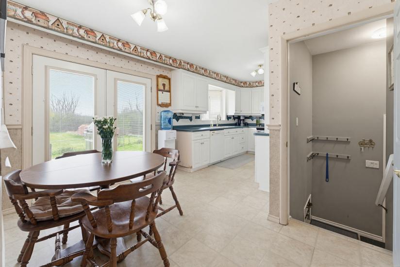 Property listing for 516 Mud St. E., Stoney Creek, ON