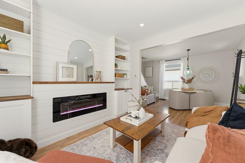 Property listing for 206 Craigroyston Rd., Hamilton, ON