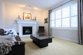 Property listing for 5 Sugarberry Crt., Stoney Creek, ON