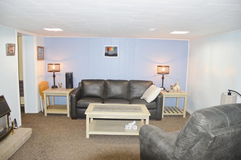 Property listing for 108 Mountain Ave. N., Stoney Creek, ON