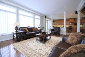 Property listing for 3 Pickard Ave., Ancaster, ON