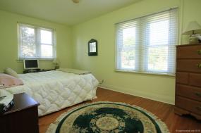 Property listing for 3 Tweedsmuir Ave., Dundas, ON