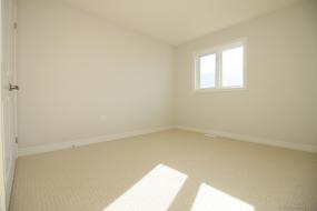 Property listing for 17 Beau Chatel Lane, Grimsby, ON