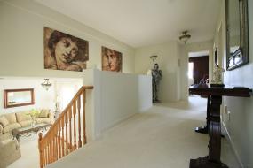 Property listing for 121 Glenhollow Dr., Stoney Creek, ON