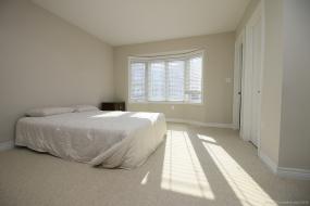 Property listing for 94 Bloom Cres., Hamilton, Ontario