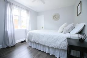 Property listing for 125 Barons Ave. S., Hamilton, ON