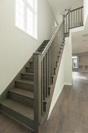 Property listing for 138 Dunrobin Lane, Grimsby, ON