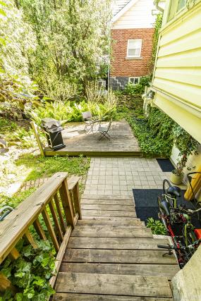 Property listing for 143 Cline Ave. S., Hamilton, ON