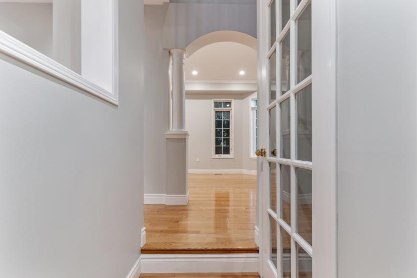 Property listing for 100 Davidson Blvd., Dundas, ON