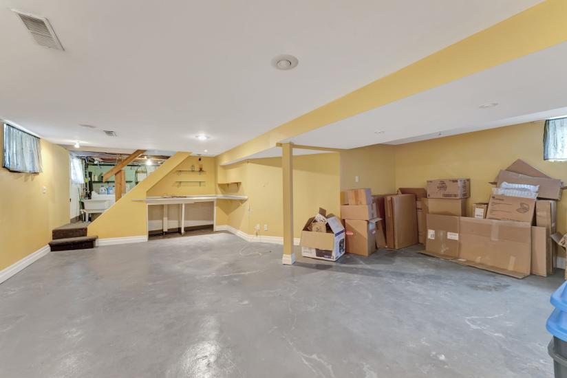 Property listing for 4 Park Row S., Hamilton, ON