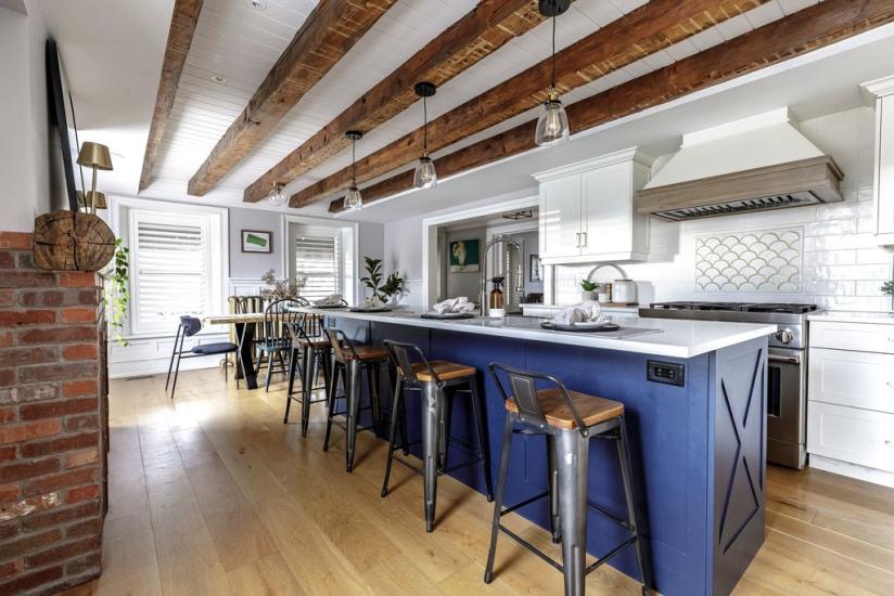 Property listing for 982 HWY 8, Stoney Creek, ON