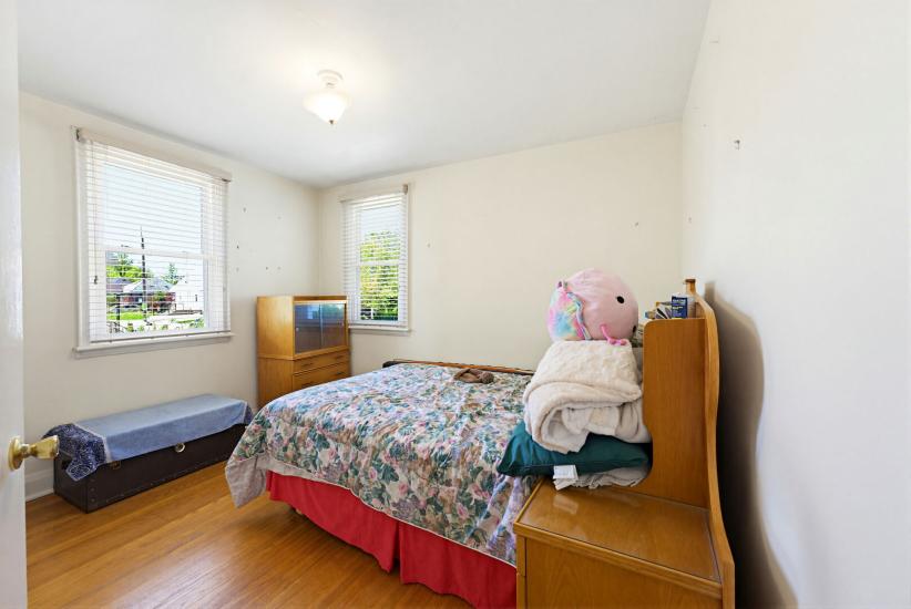Property listing for 257 West 2nd St., Hamilton, ON