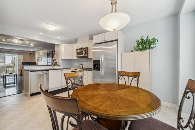 Property listing for #3-437 Highway 8, Stoney Creek, ON