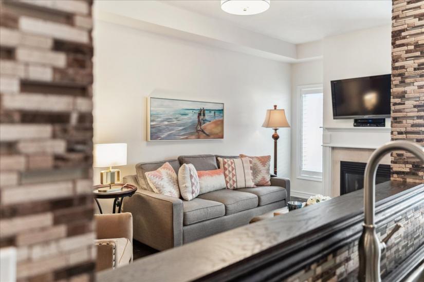 Property listing for 36 Forest Valley Cres., Dundas, ON