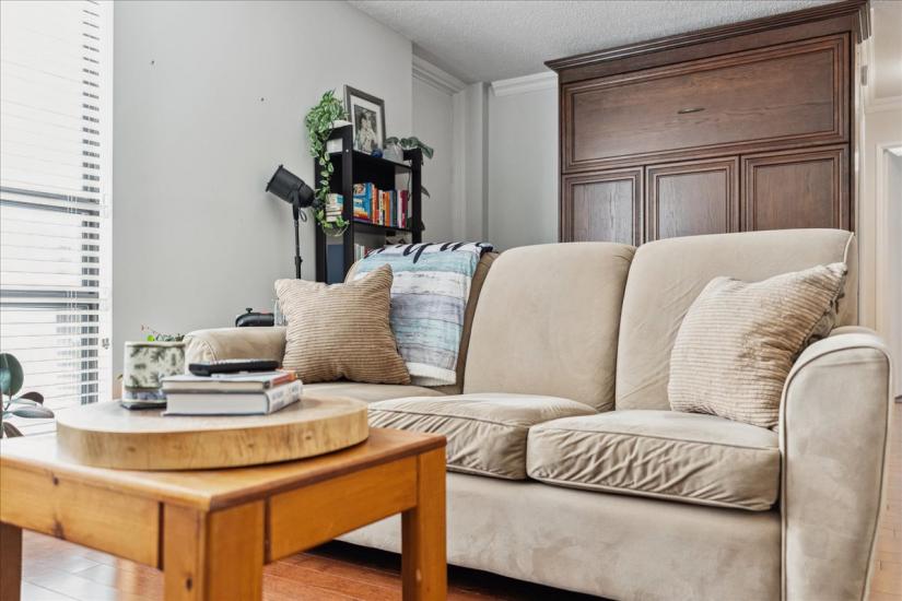 Property listing for #305-222 Jackson St. W., Hamilton, ON
