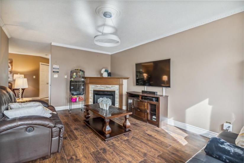 Property listing for 75 Claudette Gate, Hamilton, ON