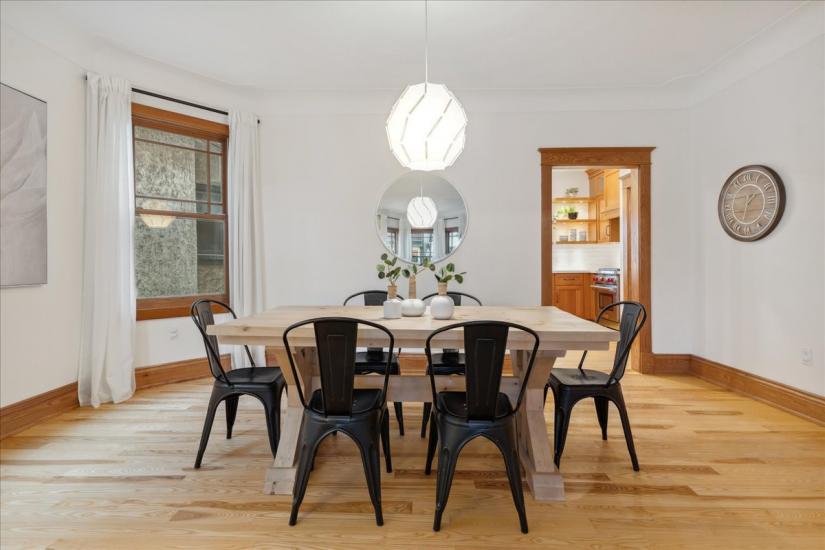 Property listing for 42 Chatham St., Hamilton, ON