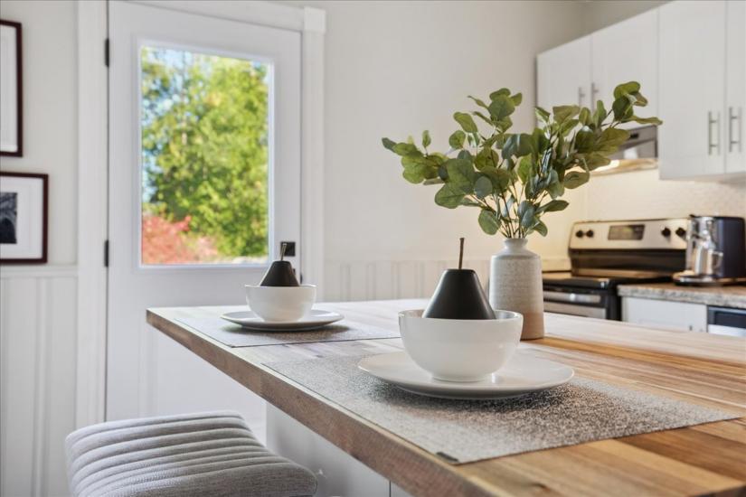 Property listing for 56 Uplands Ave., Hamilton, ON