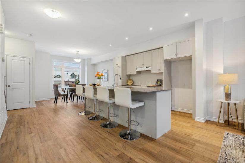 Property listing for 46 Capstone Lane, Hamilton, ON