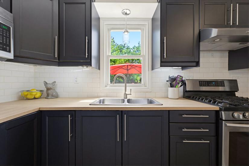 Property listing for 124 Campbell Ave., Hamilton, ON