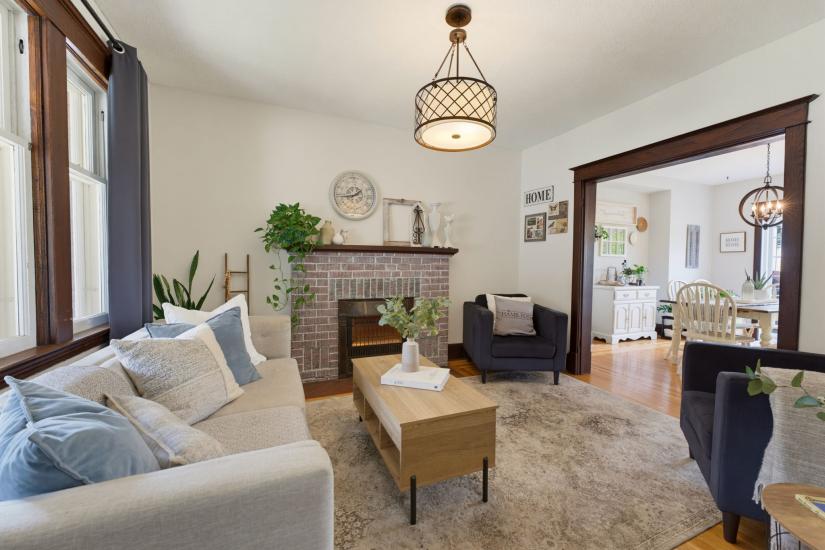 Property listing for 394 Charlton Ave. W., Hamilton, ON