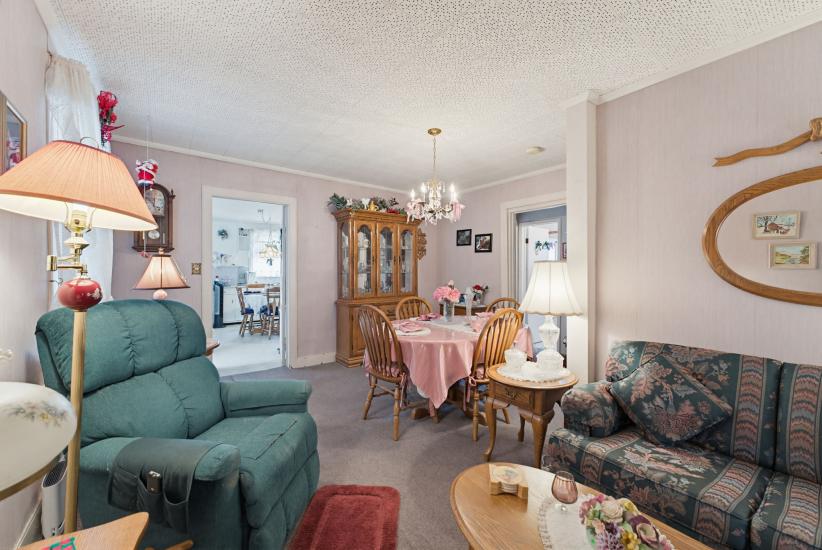 Property listing for 111 Sydenham St., Dundas, ON