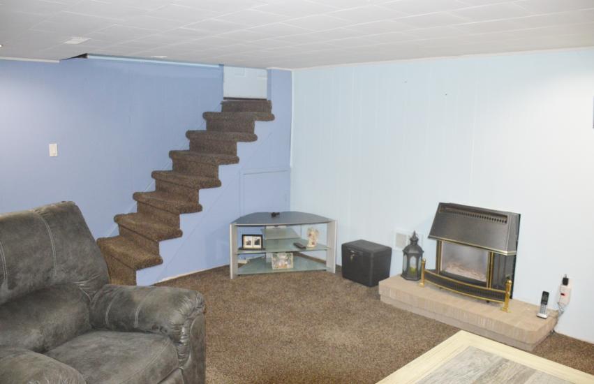 Property listing for 108 Mountain Ave. N., Stoney Creek, ON