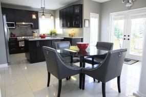 Property listing for 1 Hodge Crt., Dundas, ON