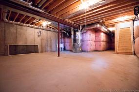 Property listing for 84 Dunrobin Lane, Grimsby, ON