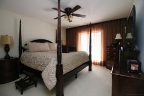 Property listing for 121 Glenhollow Dr., Stoney Creek, ON