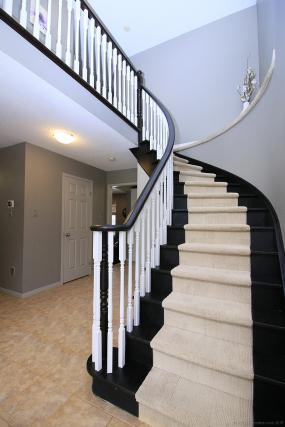 Property listing for 86 Hepburn Cres., Hamilton, ON