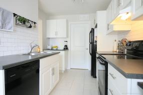 Property listing for #8-11 Stockbridge Gardens, Stoney Creek, ON