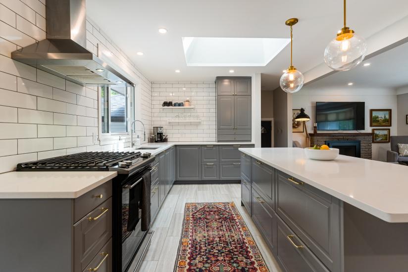 Property listing for 57 Middle Crest Street, Ancaster, ON